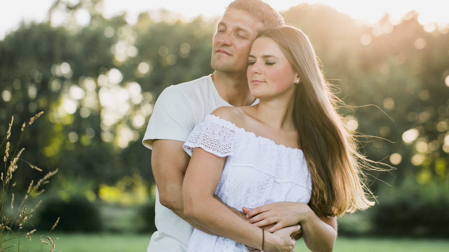 Paarfotos Engagementshooting Sonnenuntergang Jersbeker Park Maya Meiners photographie Jersbek Kreis Stormarn